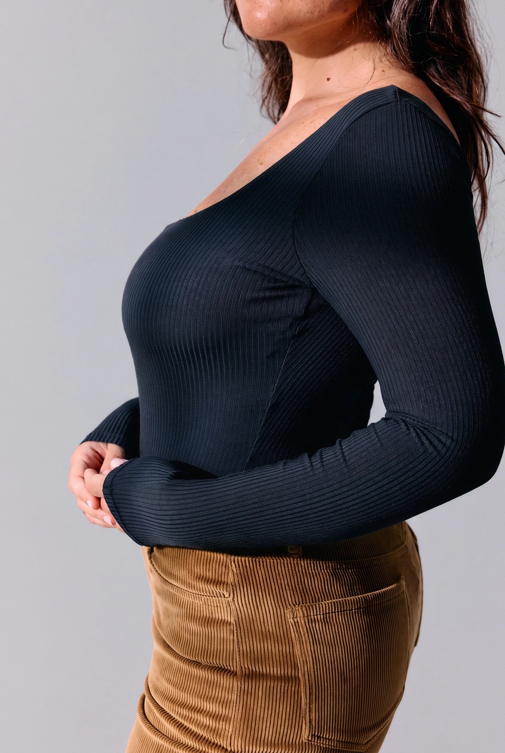 Body Flora noir à brassière intégrée Maline Bodywear, vue de profil