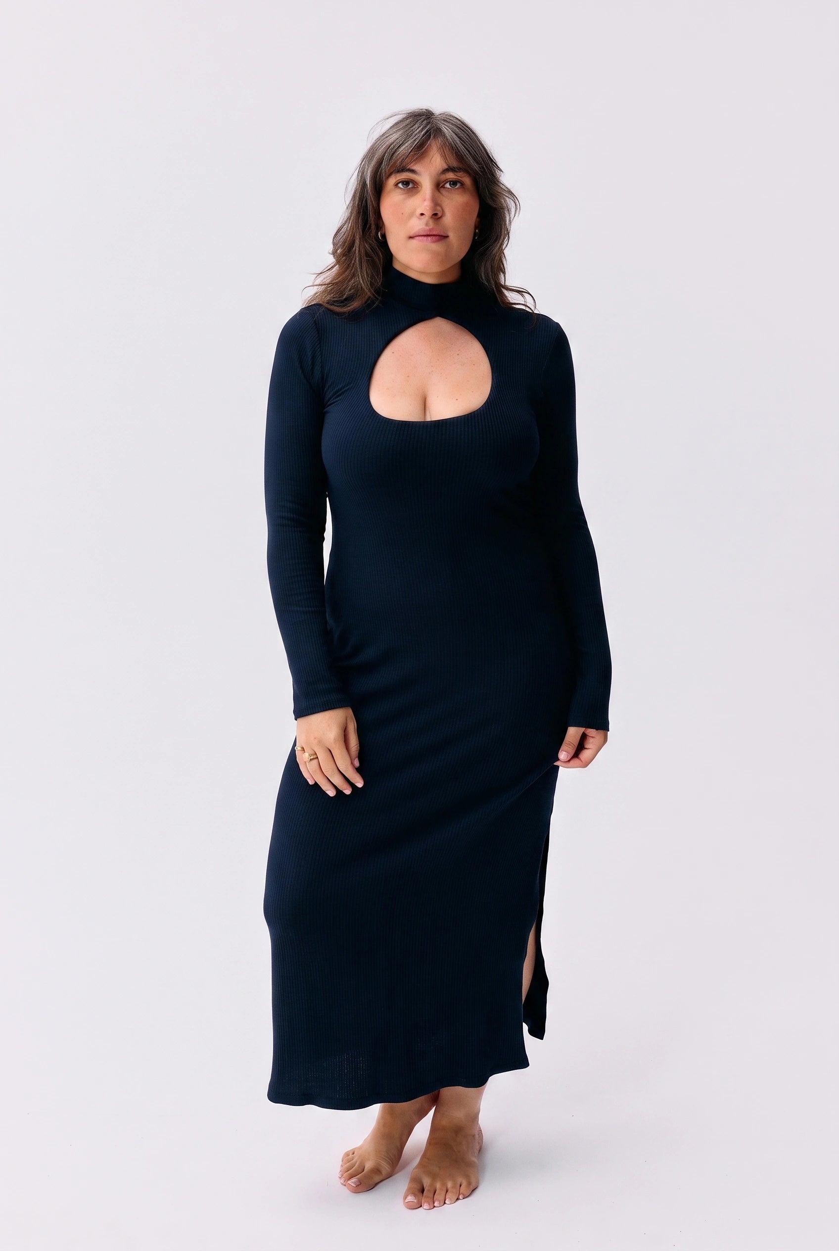 Robe Mina bleu marine Maline Bodywear, vue de face en pied