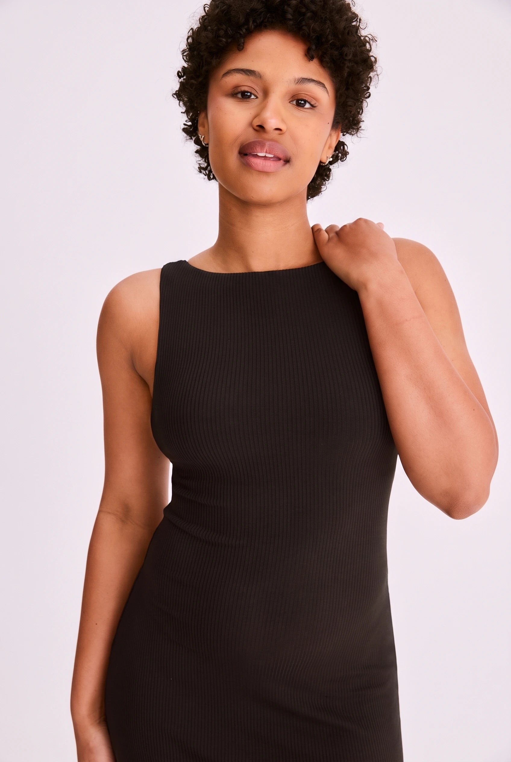 Détail du buste et de l'encolure de la robe Nysa truffe Maline Bodywear