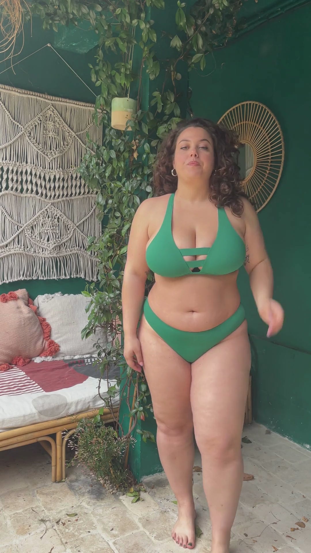 Charger la vidéo : Triangle Guéthary vert oasis